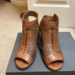Vince Camuto Heels